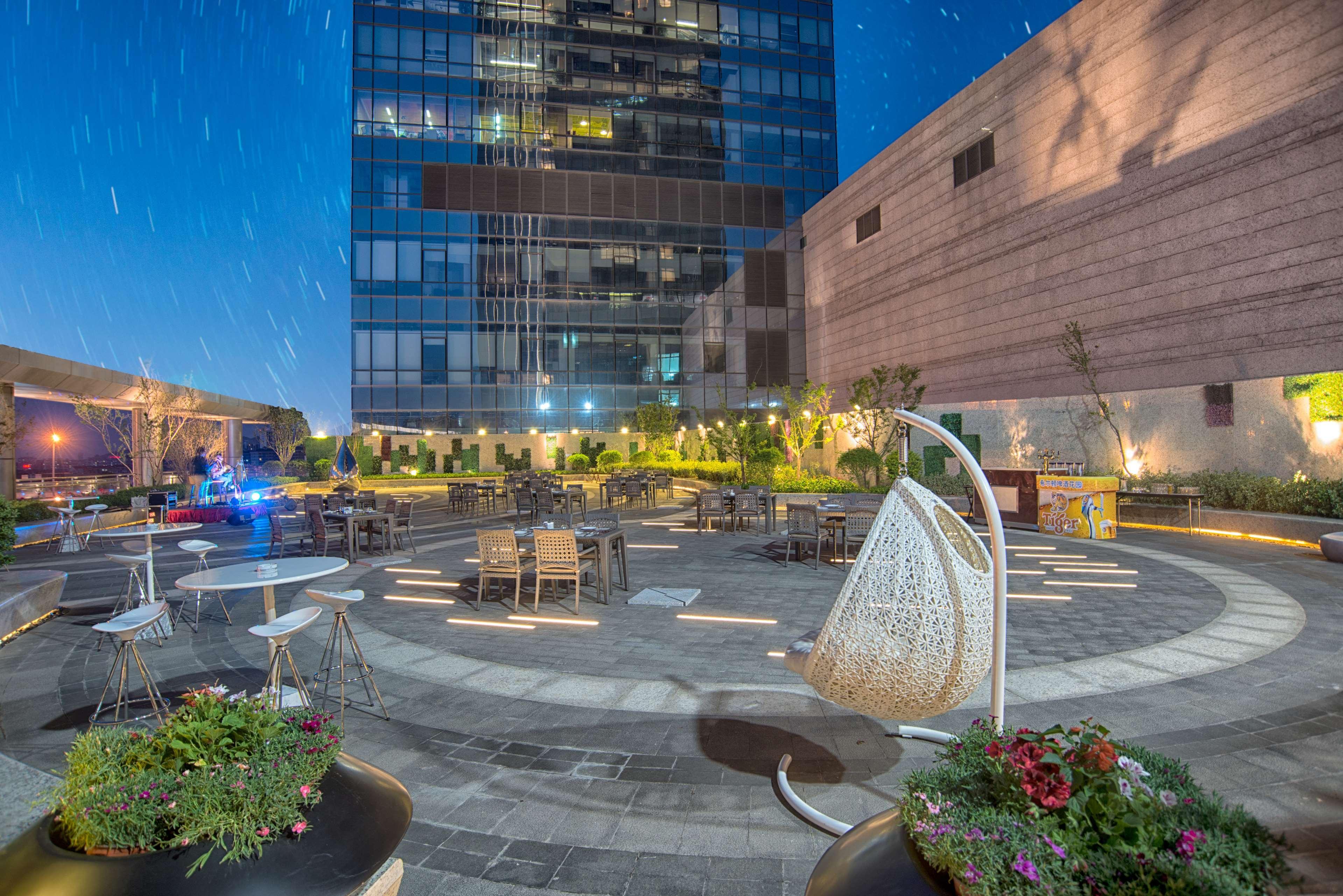 Hilton Jinan South Hotel & Residences Exterior foto