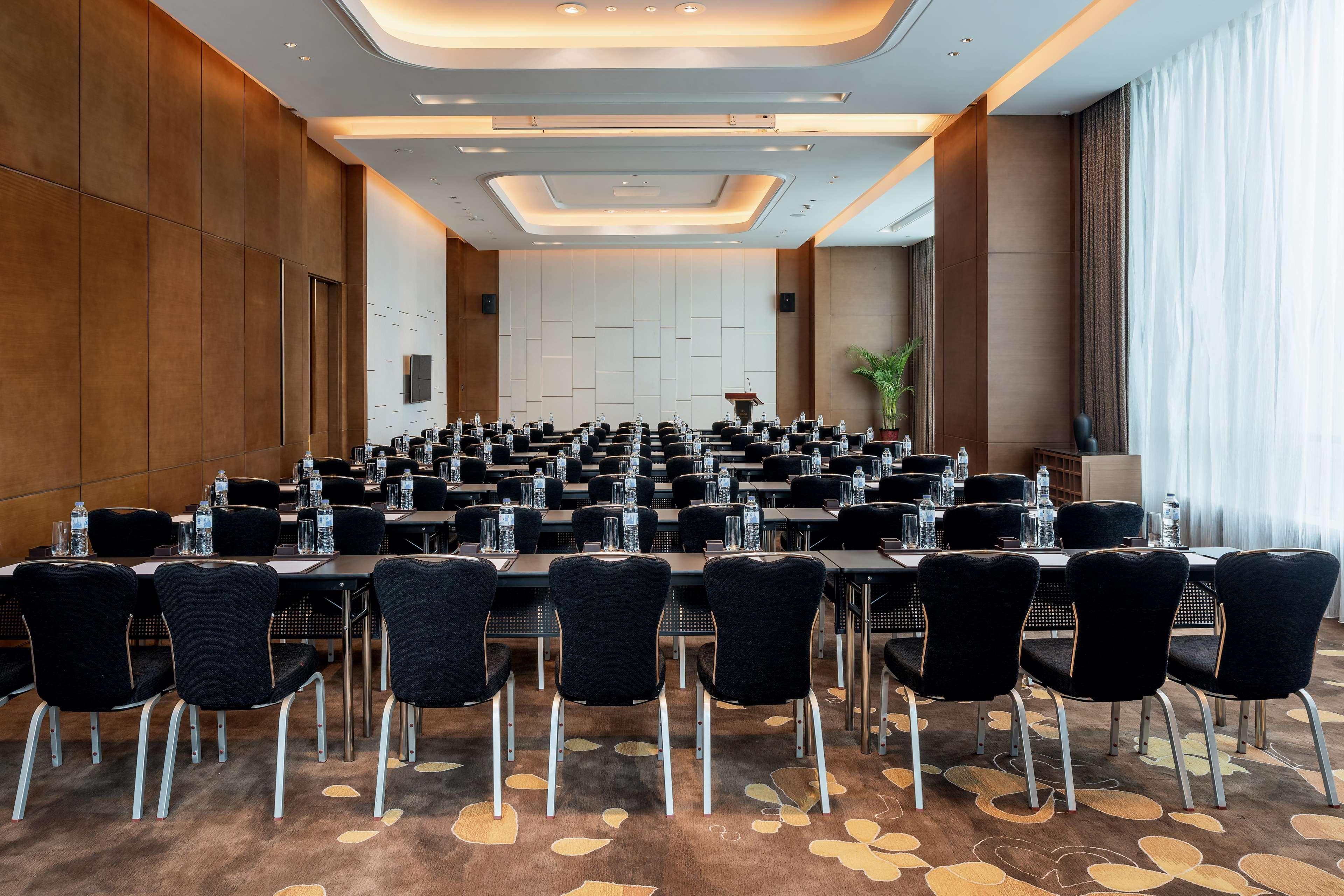 Hilton Jinan South Hotel & Residences Exterior foto